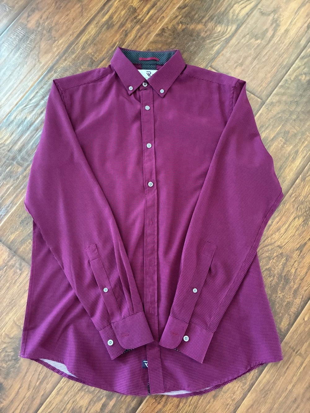 Men's Long-Sleeve Dress Shirt in Burgundy